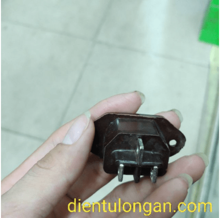 Alternative view of Ổ nguồn loại tốt 250v 15A